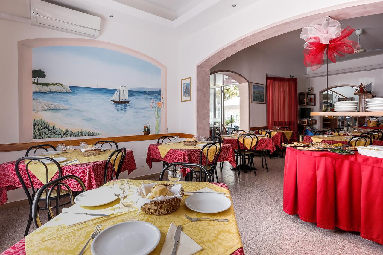 Hotel Susanna Rimini Ngoại thất bức ảnh