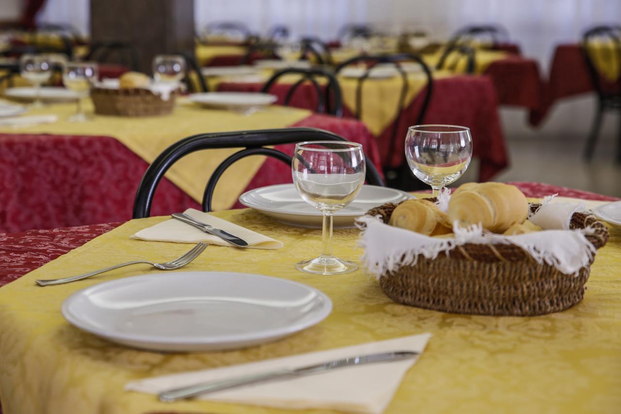 Hotel Susanna Rimini Ngoại thất bức ảnh